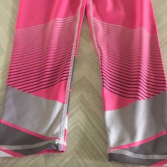 Playground Neon Pink w Stripes Cropped Leggings - Picture 3 of 6